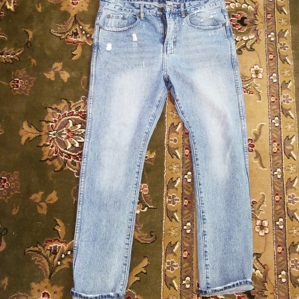 Distressed Nineteen 91 slouch tapered leg jeans